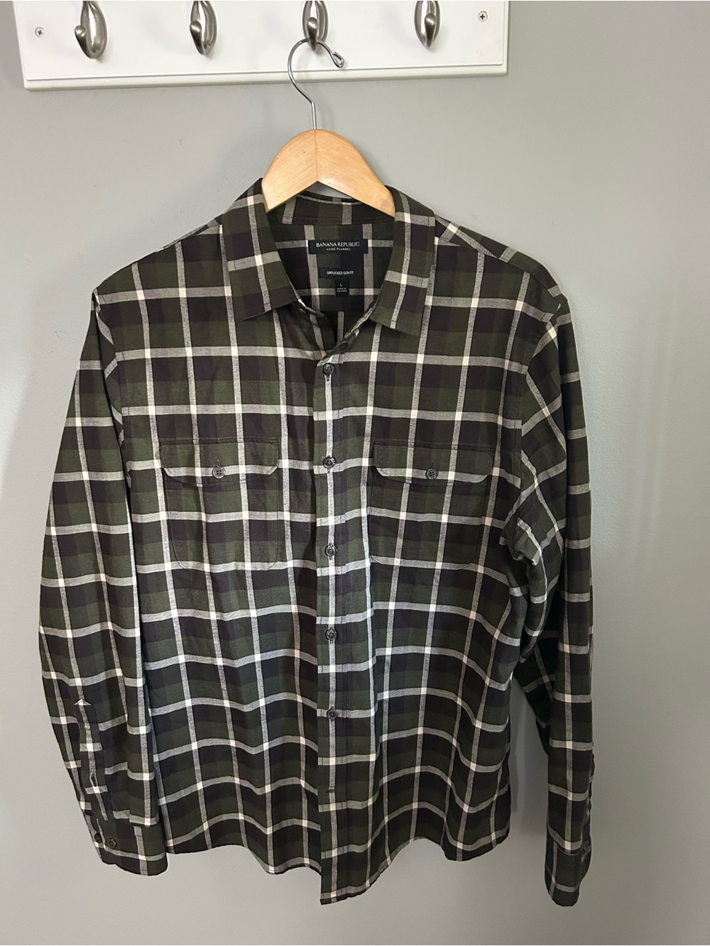 Banana Republic Men's Dark Green Plaid Flannel Button-Down Shirt